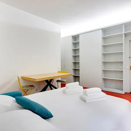 Apartment Louvre Opera Paris