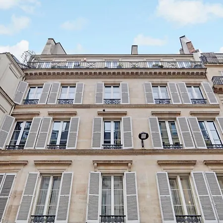 Louvre Opera Apartment
